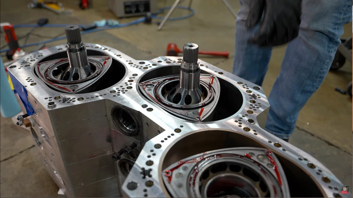 Watch: 12-rotor turbo Y-config megaWankel engine roars to life