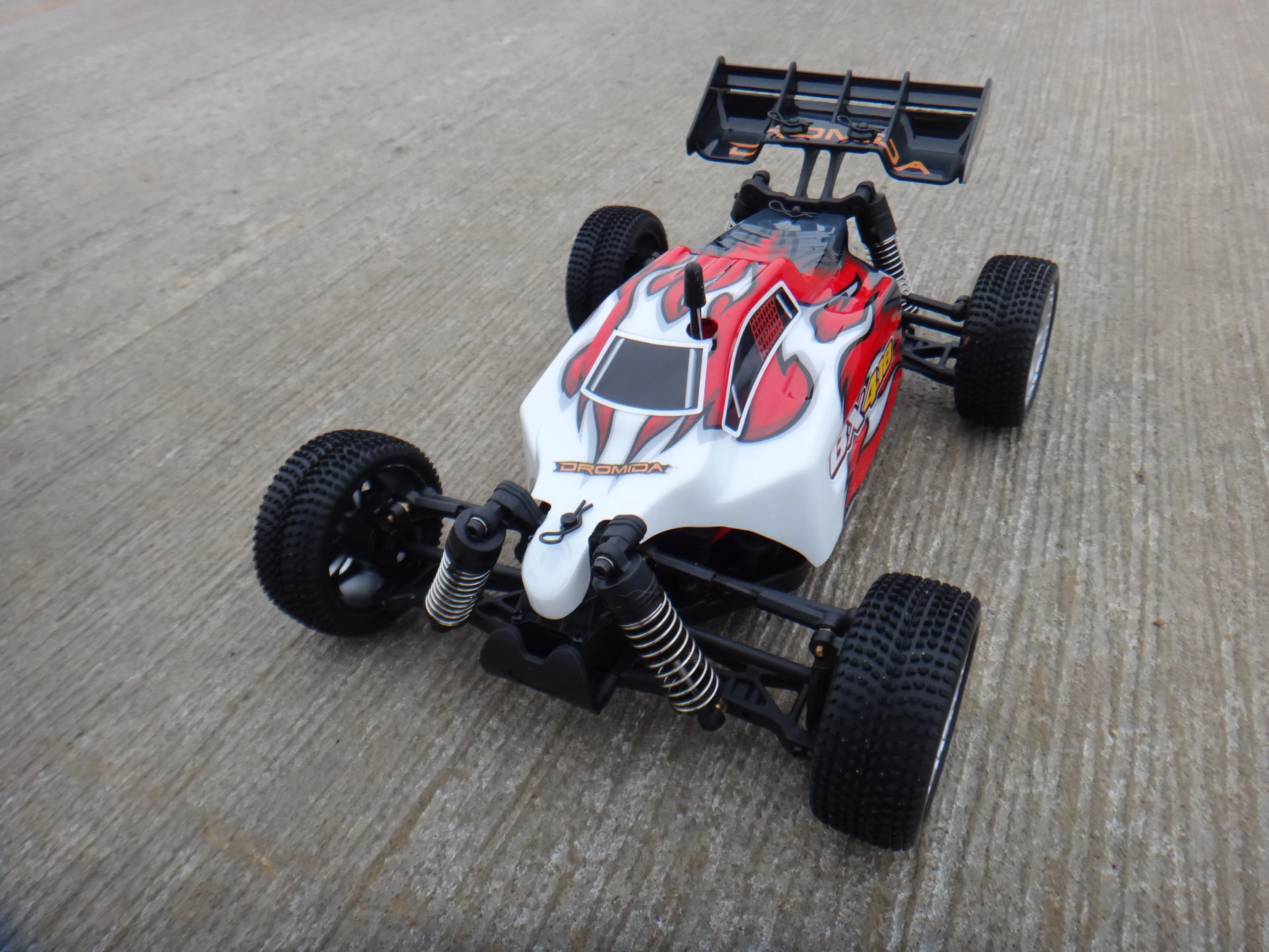 It may be 1/18 scale, but the Dromida car certainly picked up some impressive momentum and reached its top speed in under one second