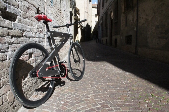 The NoBike's frame is created not from welded-together tubes, but from laser-cut sheets of 4mm-thick aluminum