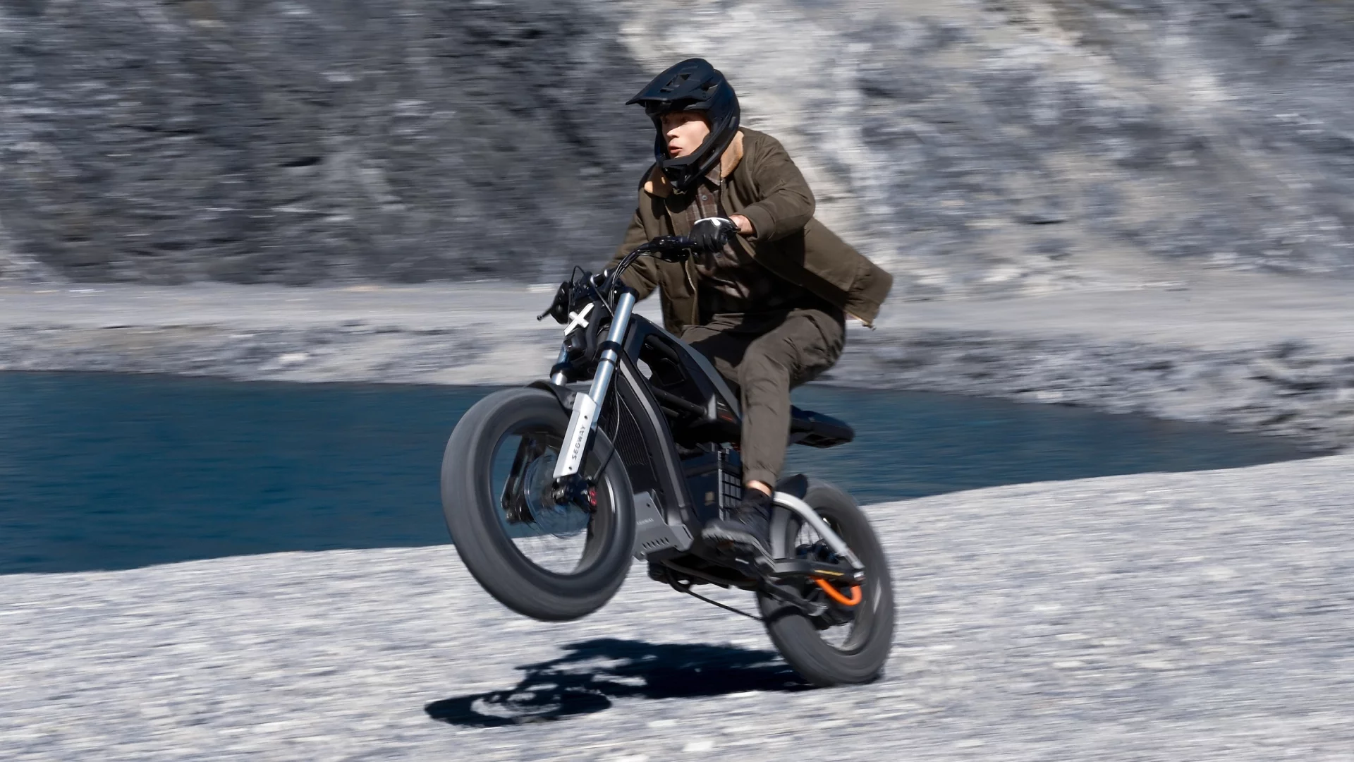 Rolling with dual batteries, the Xyber offers a maximum battery range of 95 miles