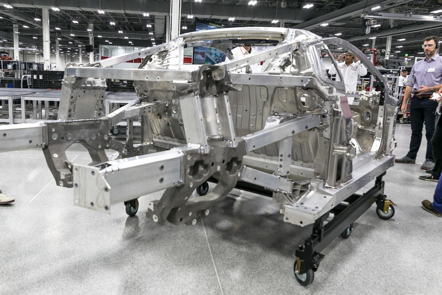 Acura NSX: The multi-material space frame is created with 100-percent robotic MIG welding