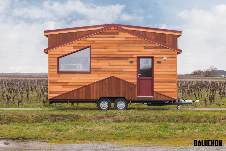 The Tiny house L'île au Trésor measures 6-m (19.6 ft)-long