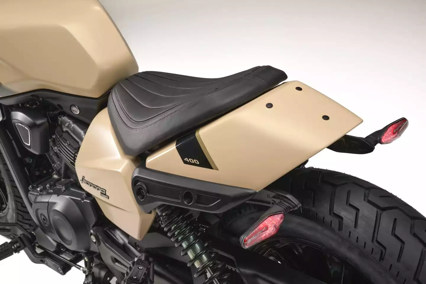The chopped-up rear end of the Leoncino Bobber 400 is typical of Bobber-style bikes