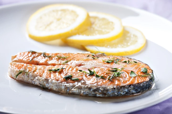 Eating plenty of fatty fish could help minimize asthma symptoms