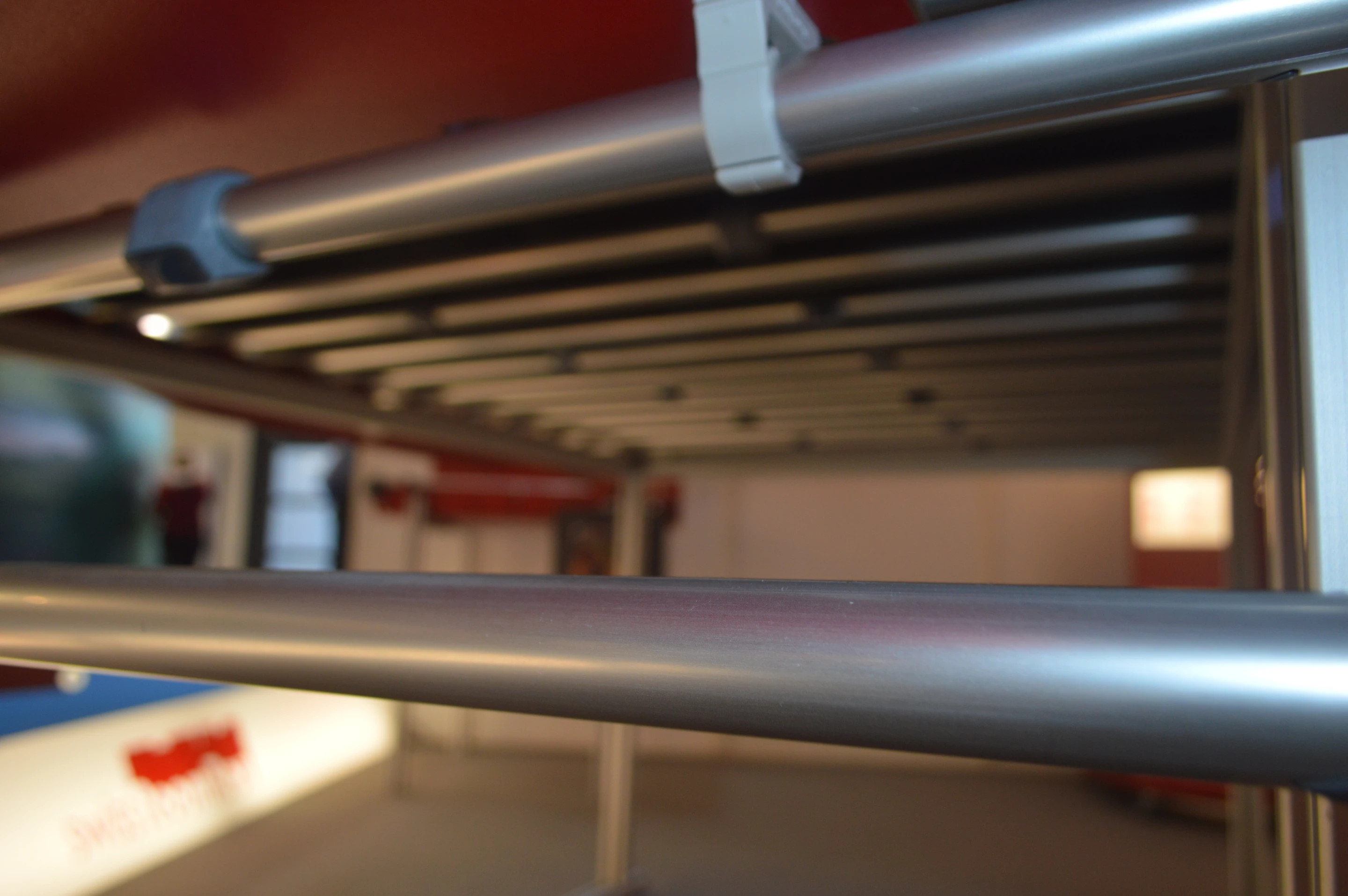 The FreeTech's adjustable frame supports the mattresses above