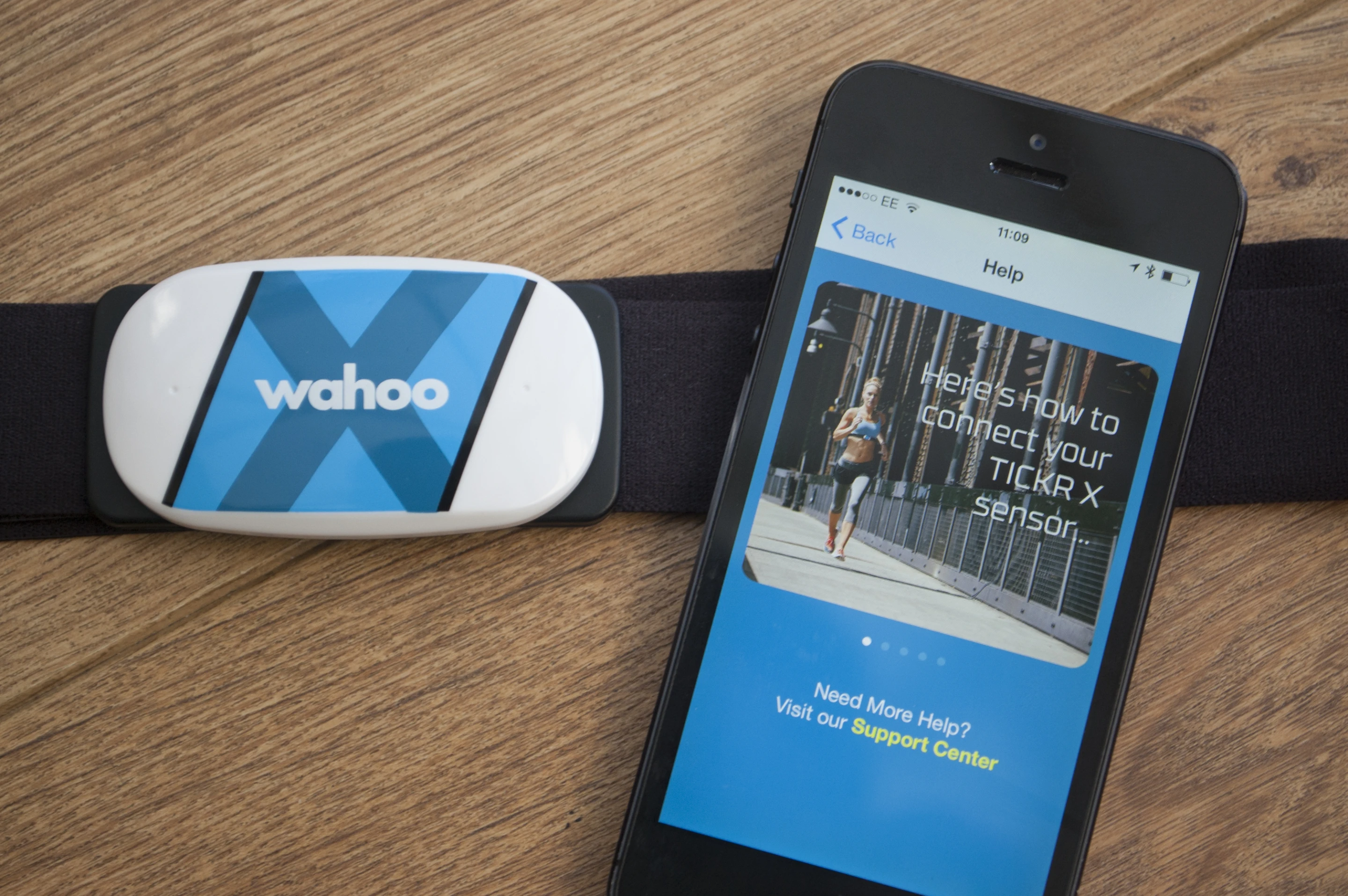 The Wahoo Fitness Tickr X can connect to iOS and Android devices (Photo: Simon Crisp/Gizmag.com)