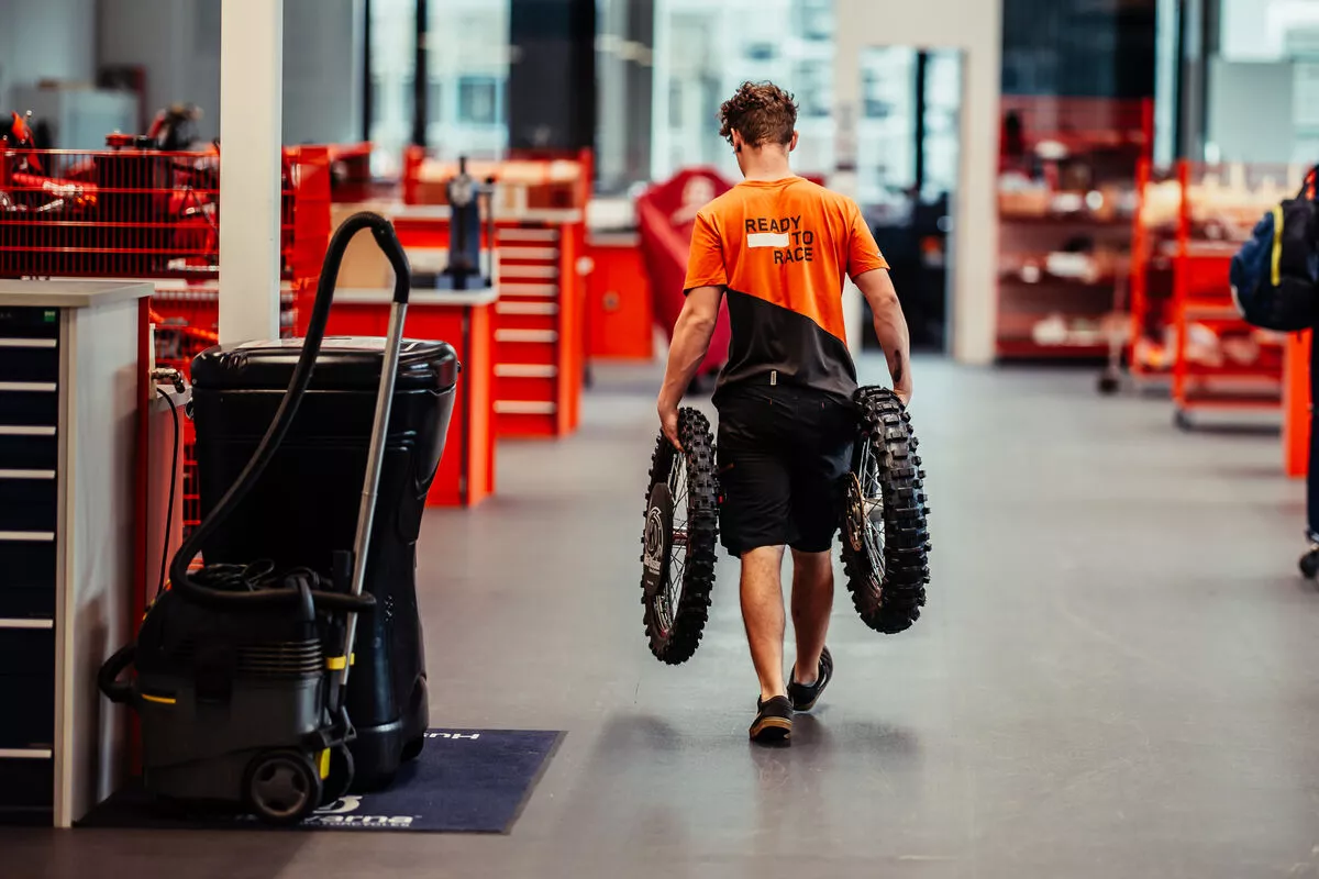 KTM AG's liquidity strategy for 2025 requires additional funding of "nine-figure sums in dollars"