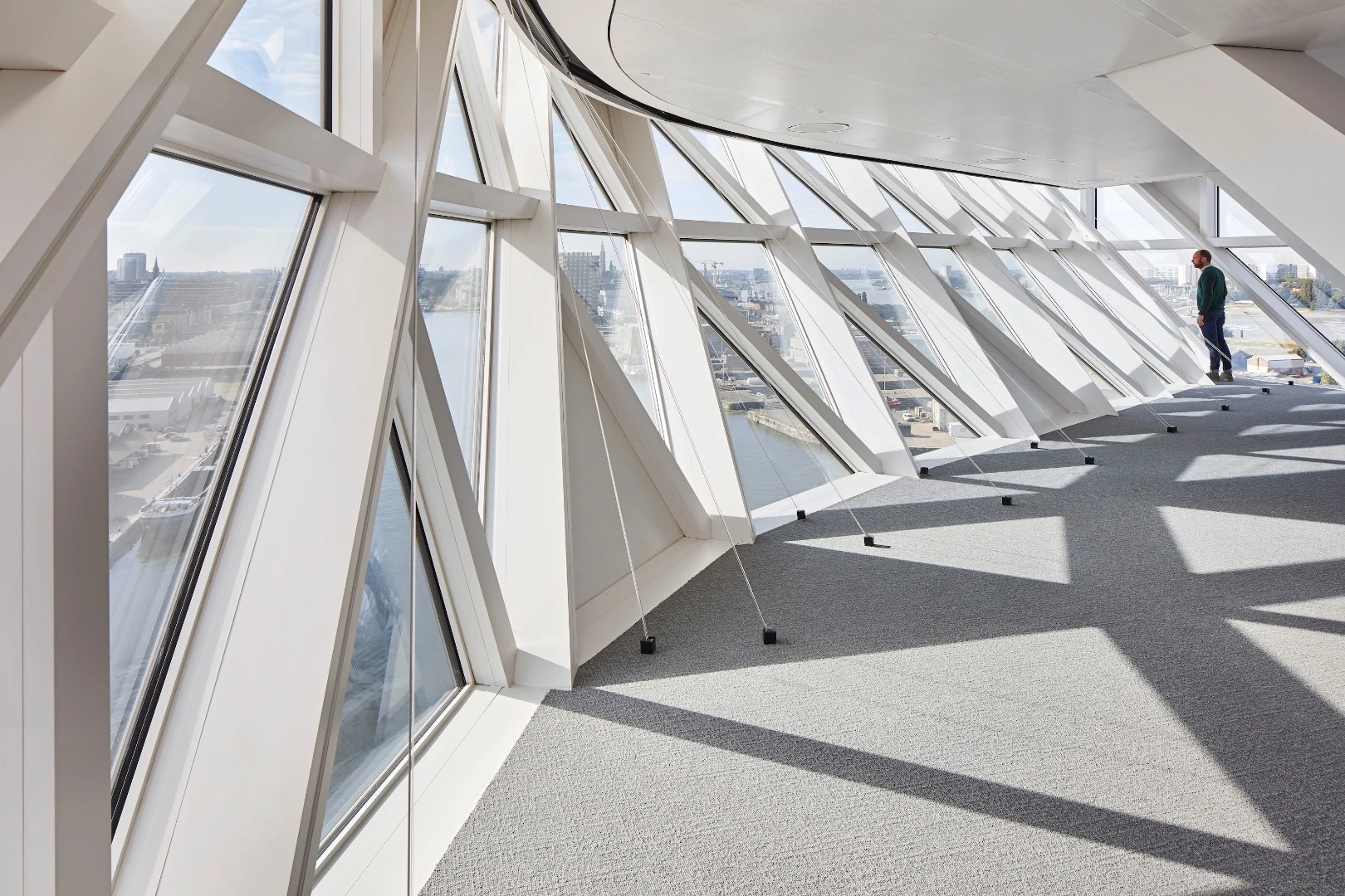 The mix was calculated to ensure optimal sunlight inside for the workers