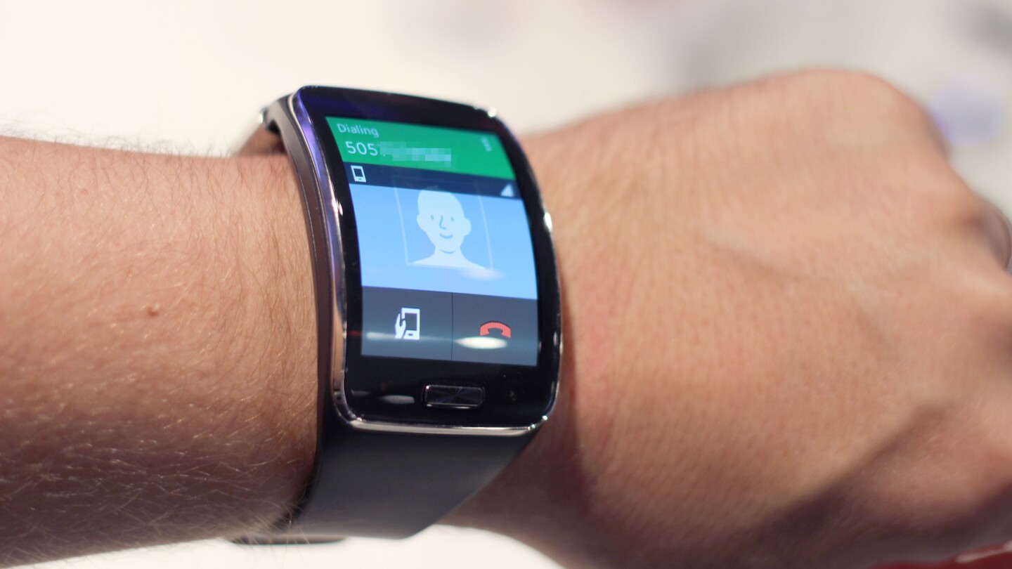 Samsung Gear S (Photo: Will Shanklin/Gizmag.com)
