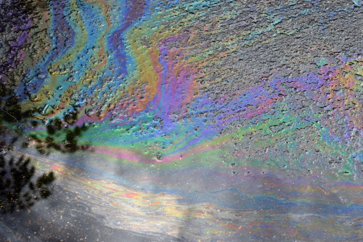 A newly-developed polymer might find use in the clean-up of oil spills (Photo: Shutterstock)