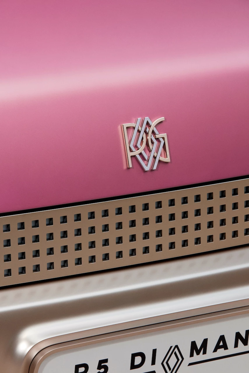 The Renault 5 Diamant's distinctive monogram