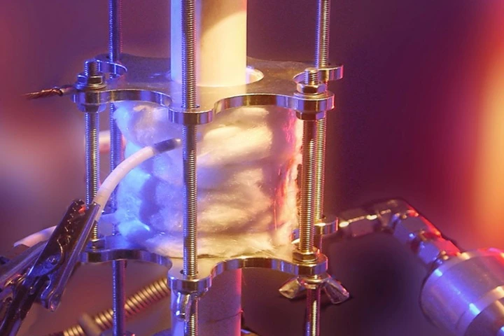 The heated reactor for the photochemical energy storage system
