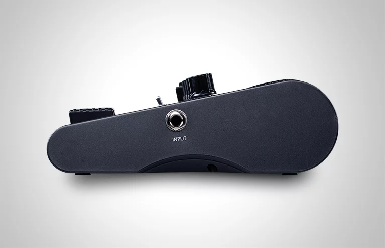 The Jam Buddy has an instrument input to the right, and can handle a signal that's been passed through a chain of stomps