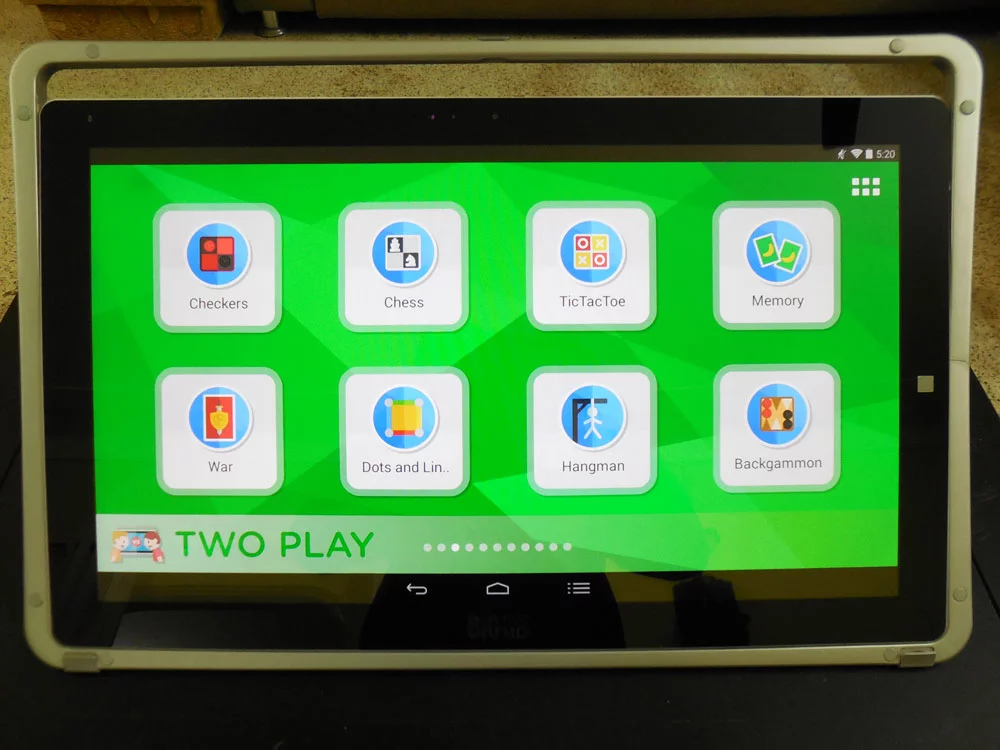 Available 2 player games (Photo: Lakshmi Sandhana/Gizmag.com)