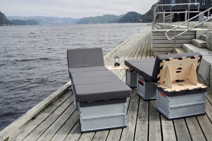 Complementary Owomo lounge chairs