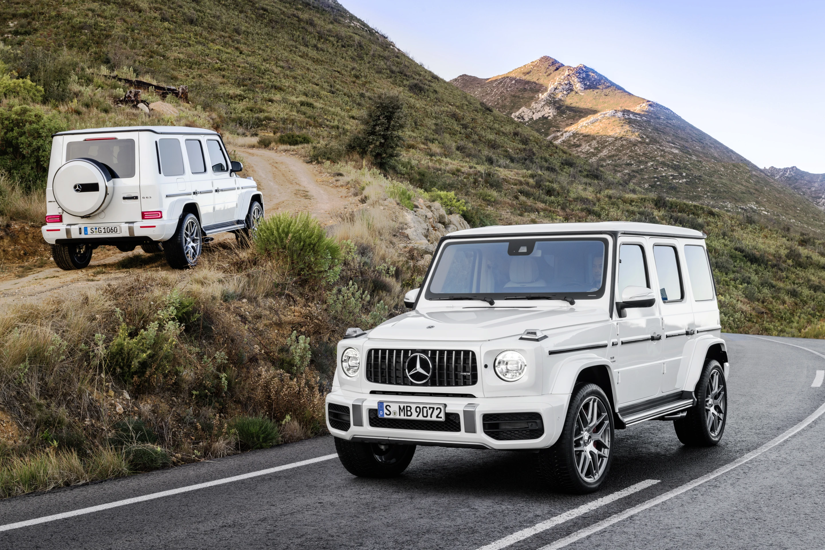Standard driving in the AMG G 63 is in all-wheel drive with torque distributed in a 40:60 split in a rear bias