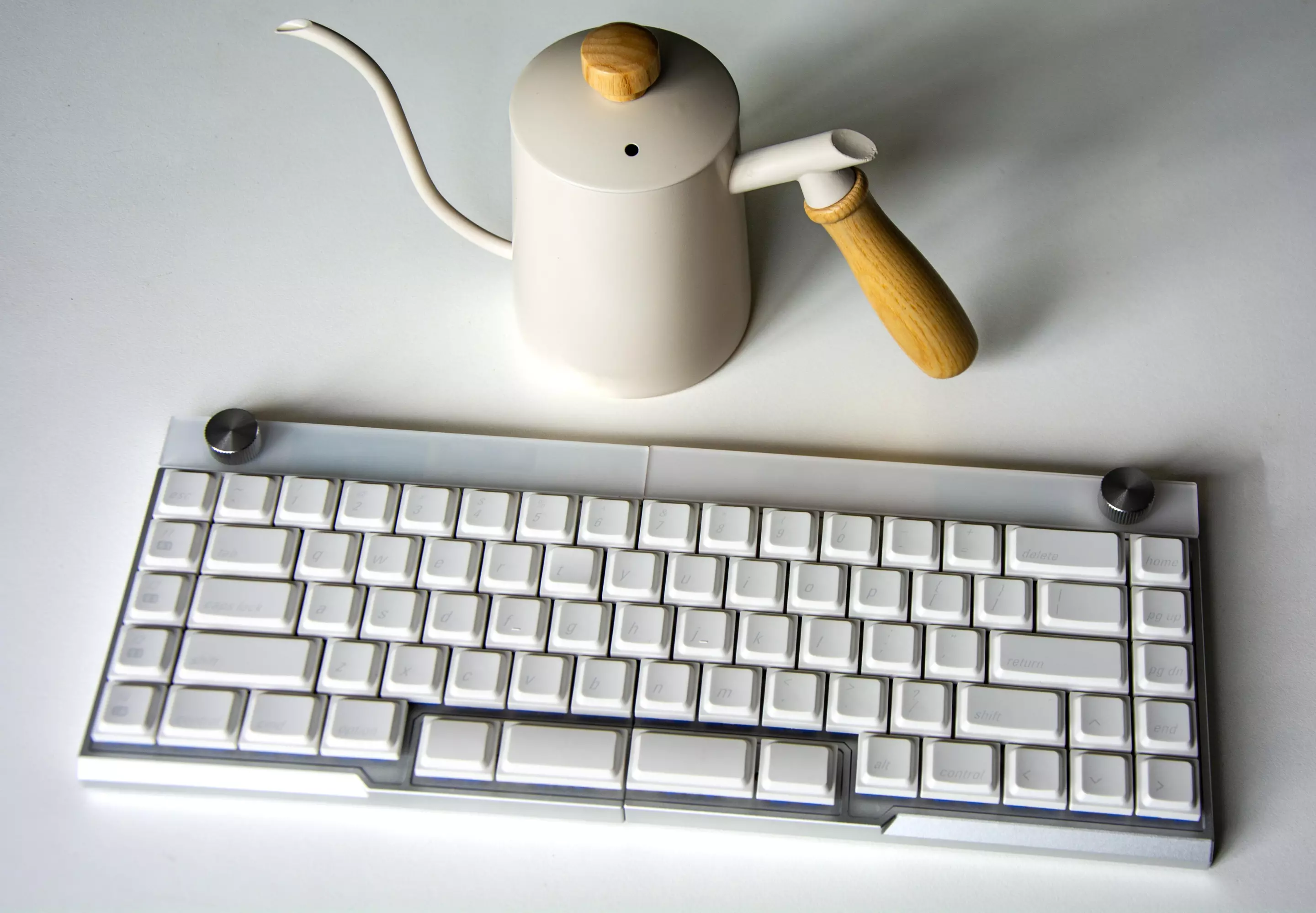 If you don't want to split, the Jiffy 75 can be used like a regular wireless keyboard