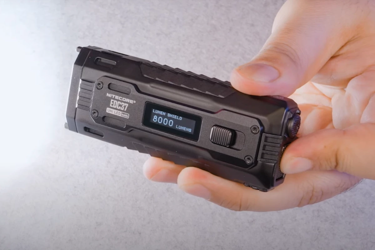 The Nitecore EDC37 is the powerful new flagship of the EDC blade light series