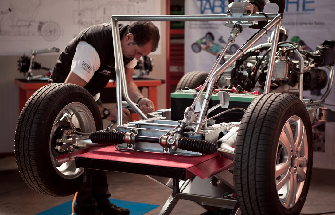 The Tabby can be fitted with a traditional combustion engine, an electric motor or a hybrid sports electric engine (IHE)