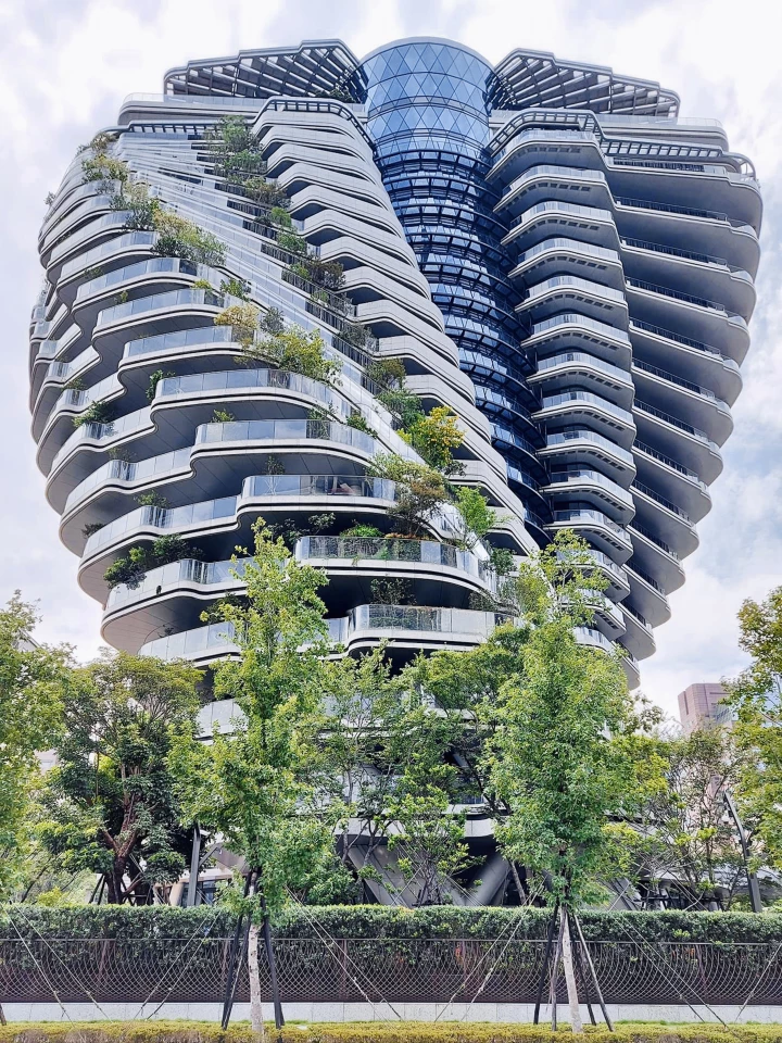 VCA calculates that Tao Zhu Yin Yuan's greenery will all remove 130 tons of CO2 from the atmosphere per year