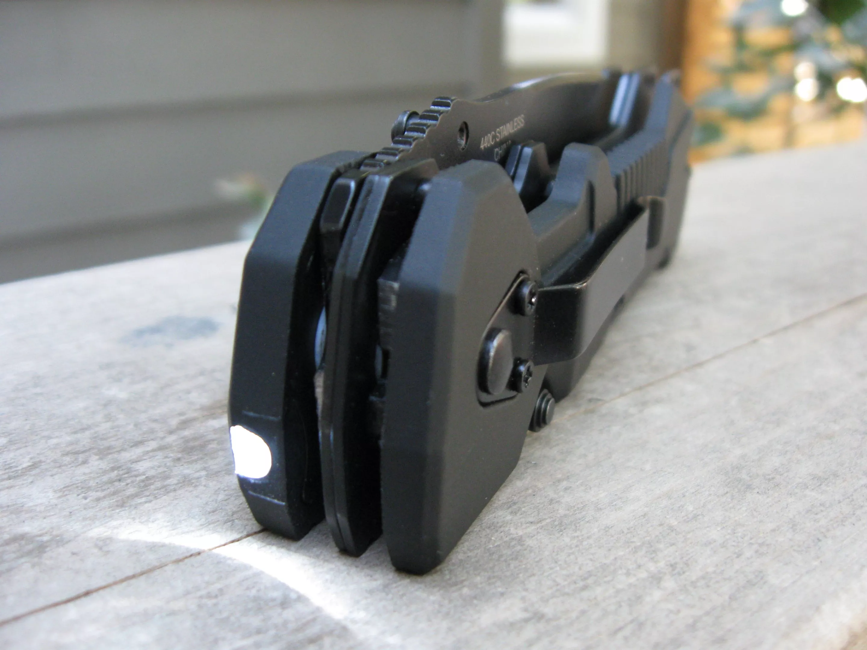 The T3's 5-lumen LED light