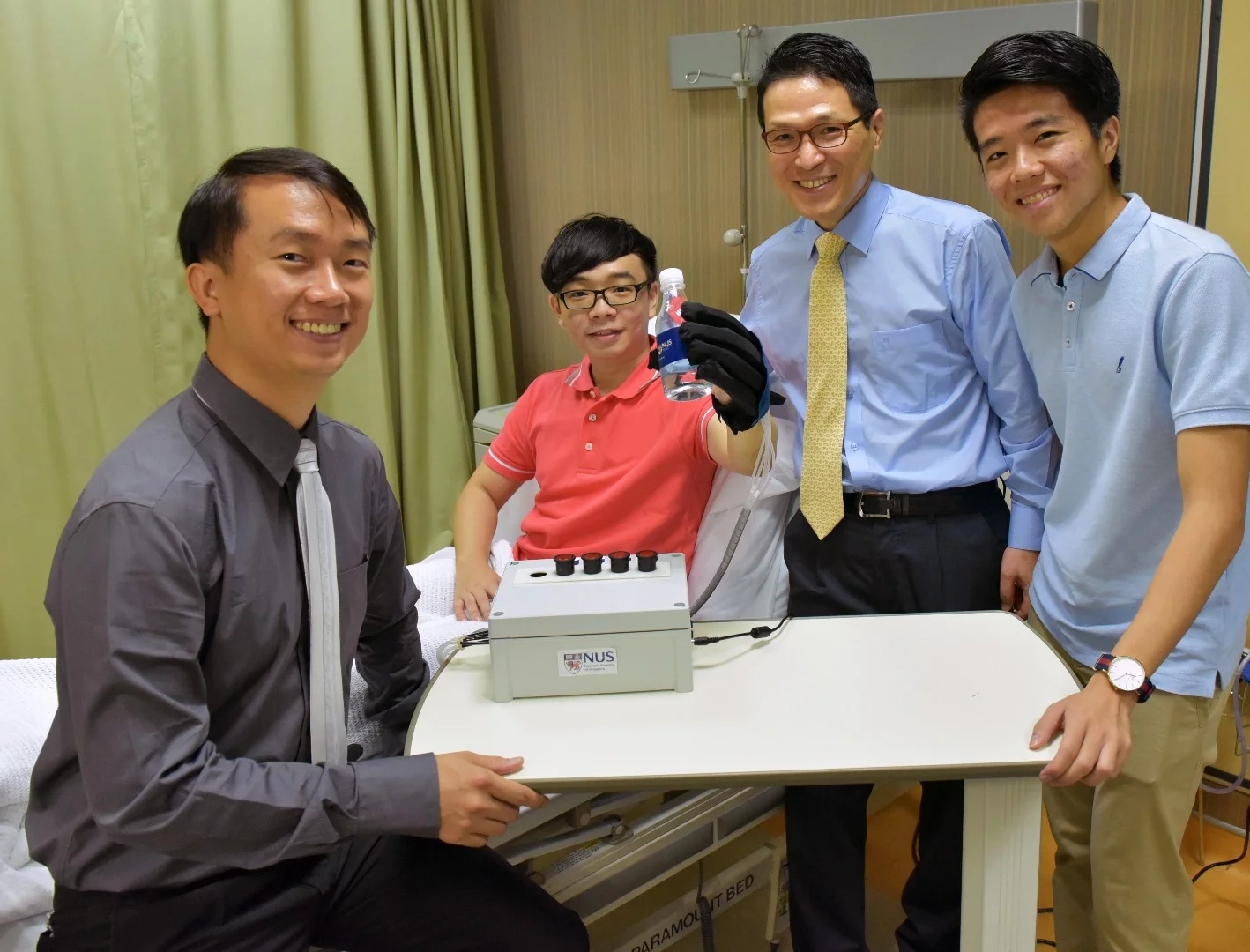 A research team from the National University of Singapore has developed a lightweight and smart robotic glove that helps in rehabilitation of patients who've lost their hand functions through injury or nerve-related conditions