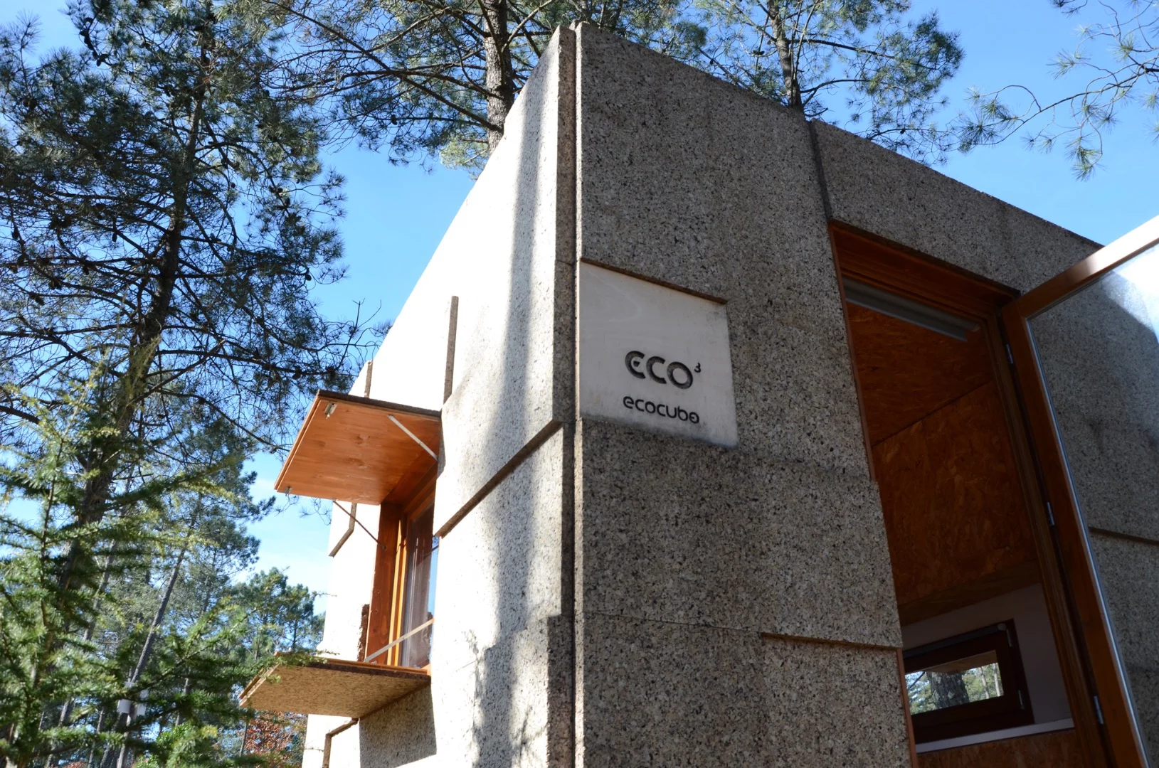 The Ecocubo's operable windows