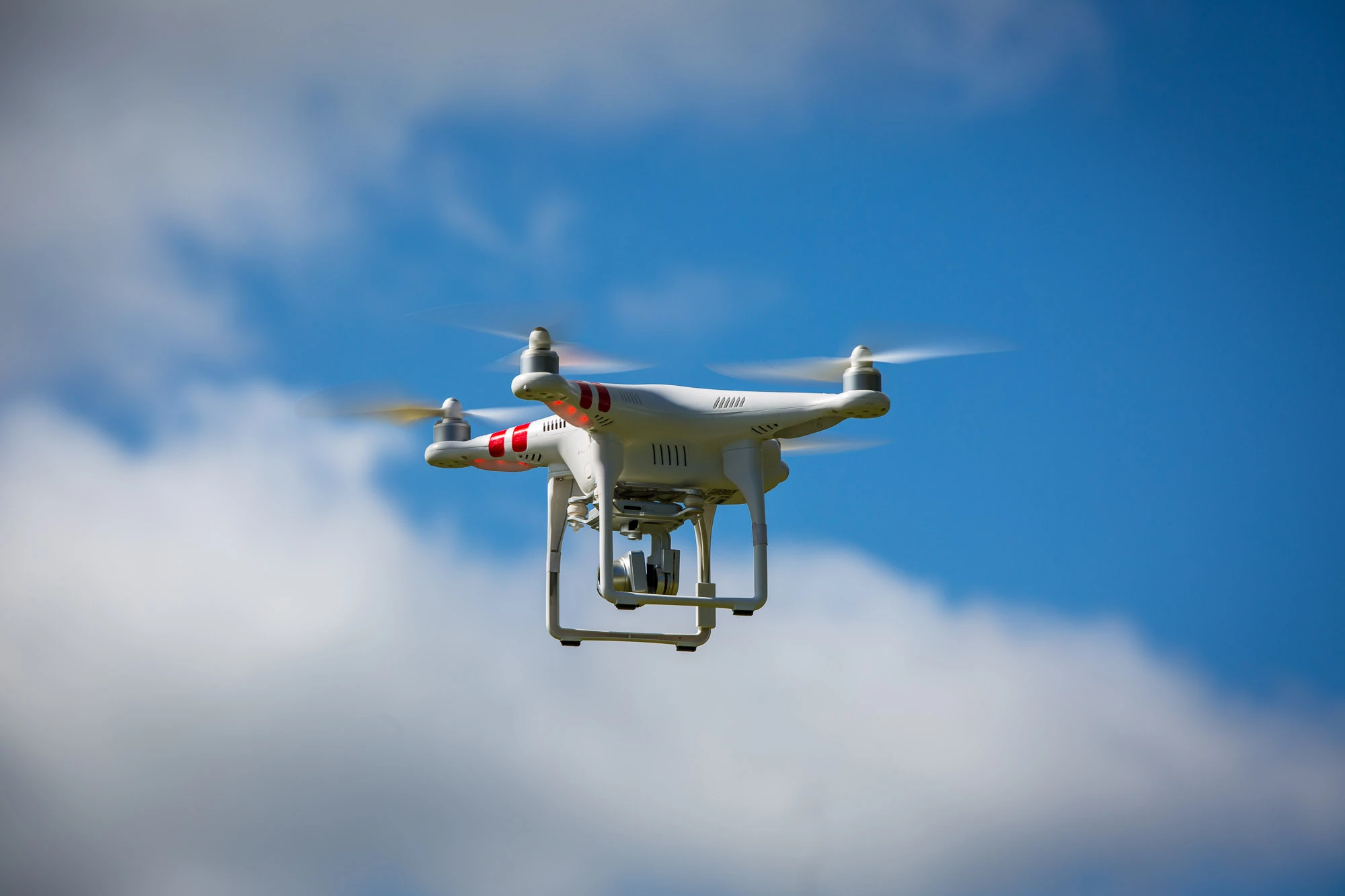 The Phantom 2 Vision+, featuring a 1080p, gimbal-stabilized video camera (Photo: Noel McKeegan/Gizmag.com)