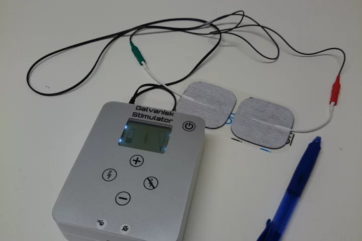 The prototype vestibular stimulation device (Photo: Sahlgrenska Academy)