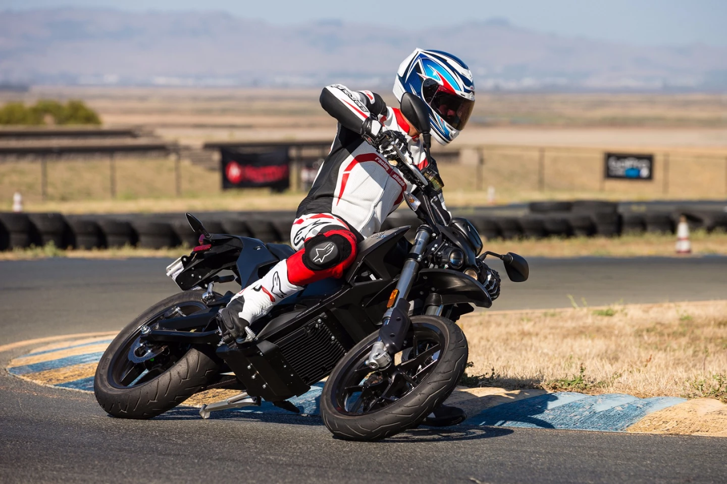 2016 Zero FXS - grippy tyres and firmer suspension should make this a hoot around a short track