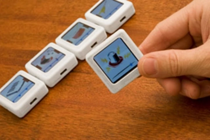 Siftables combine neighbor detection, motion sensing and wireless communication