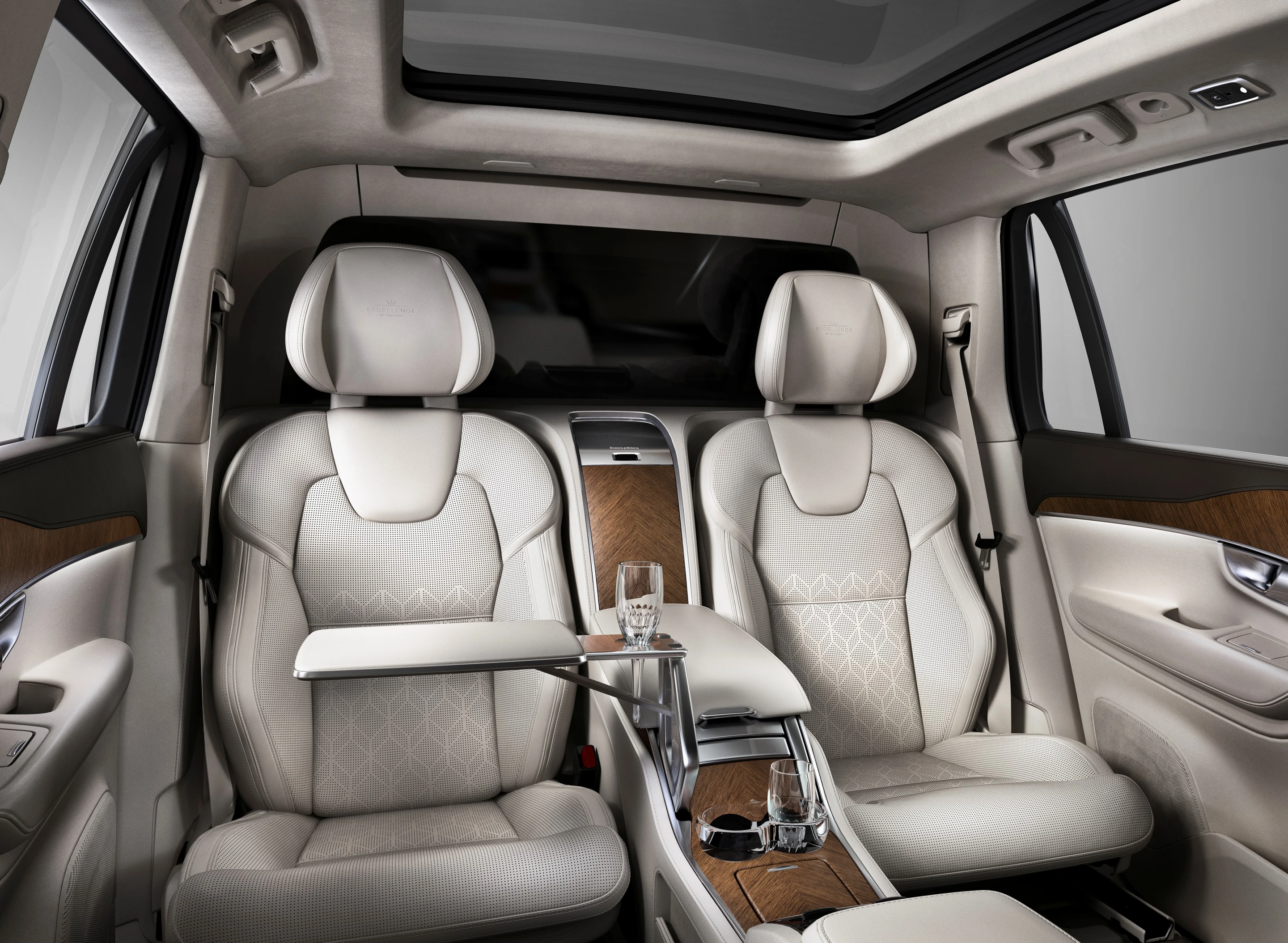 Orrefors crystal glasses are included in the purchase price of the Volvo XC90 Excellence