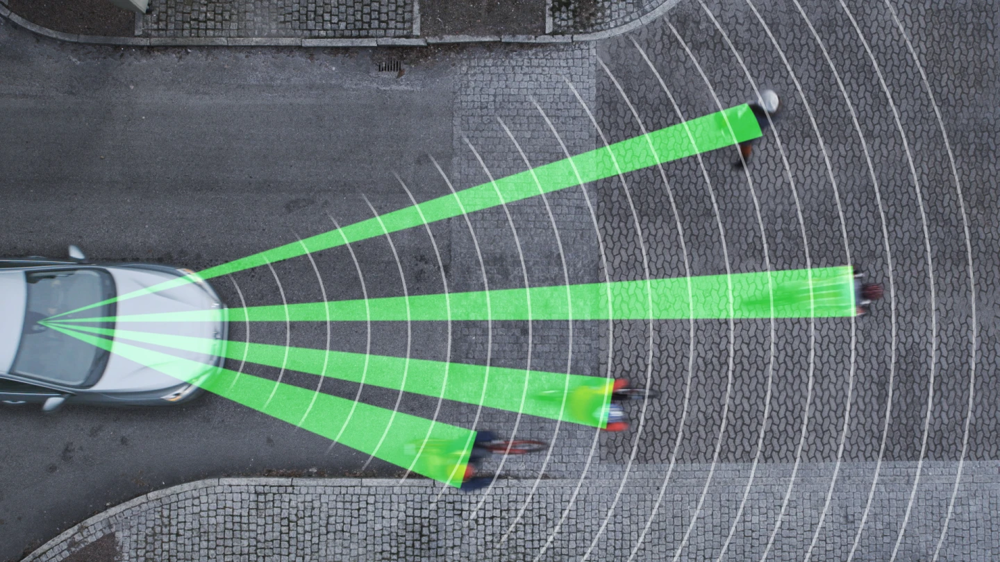 A radar and high-resolution camera makes it possible to detect cyclists and pedestrians