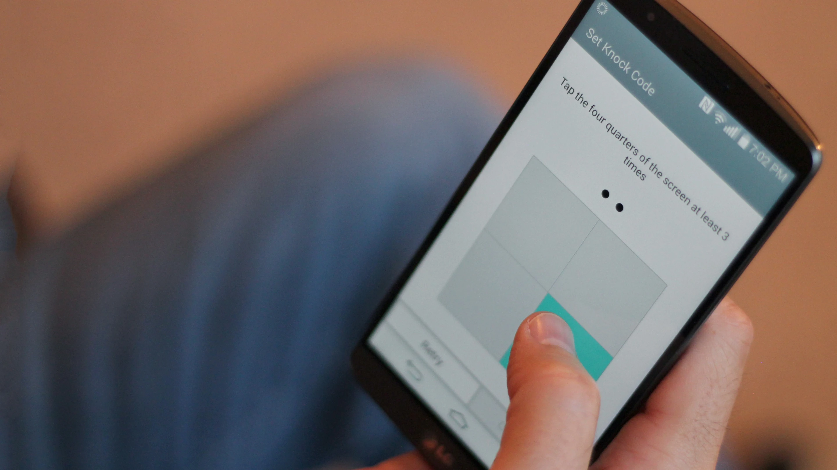 Knock Code lets you unlock your phone with a pattern of taps (Photo: Will Shanklin/Gizmag.com)