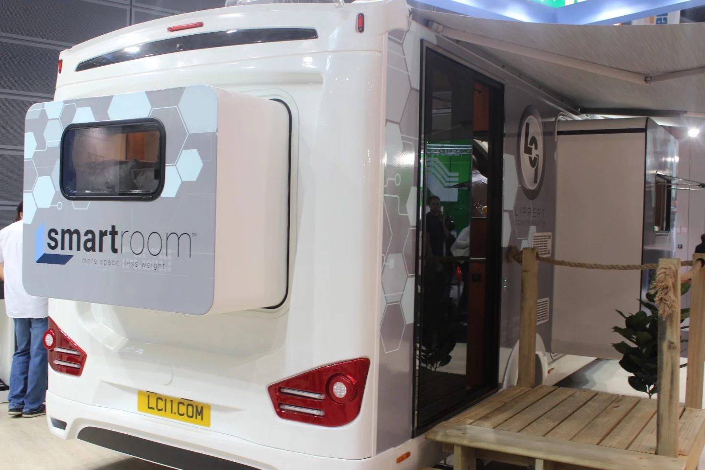 We love the idea of the deck area but would like to see a slide-out deck like on the Truck Surf Hotel