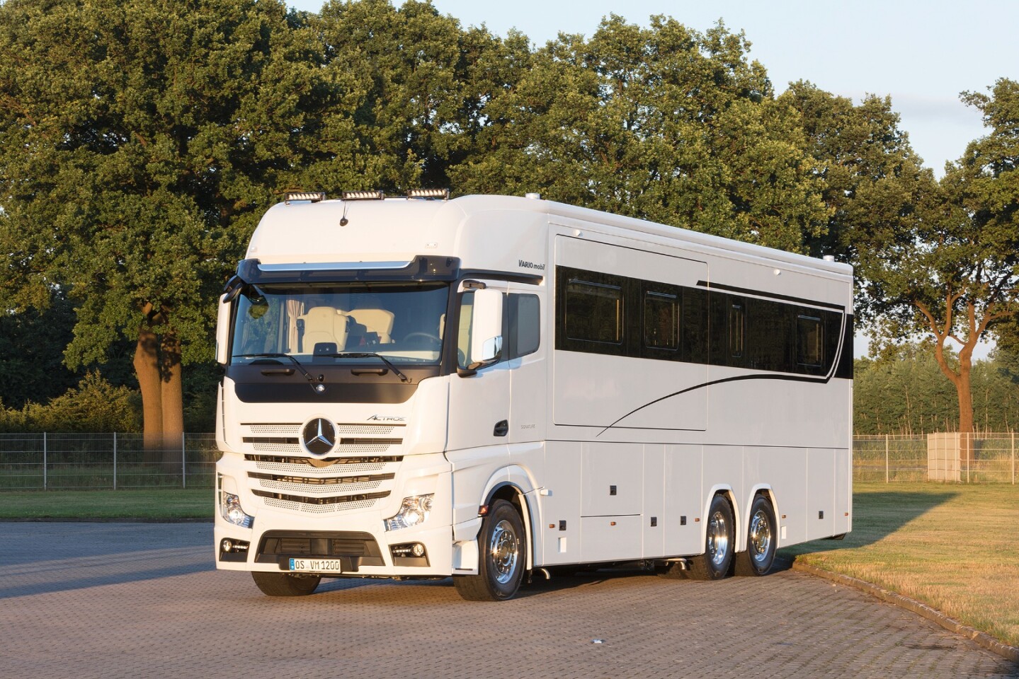 523 hp from the turbo diesel six-cylinder pushes the 1200 along