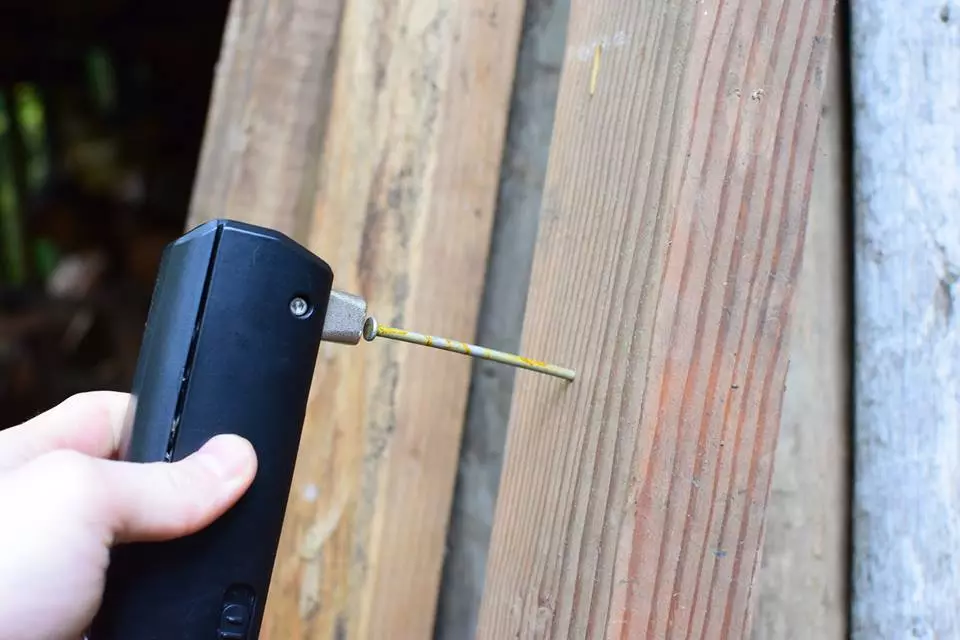 The Zeus Handy Tool's hammer in use