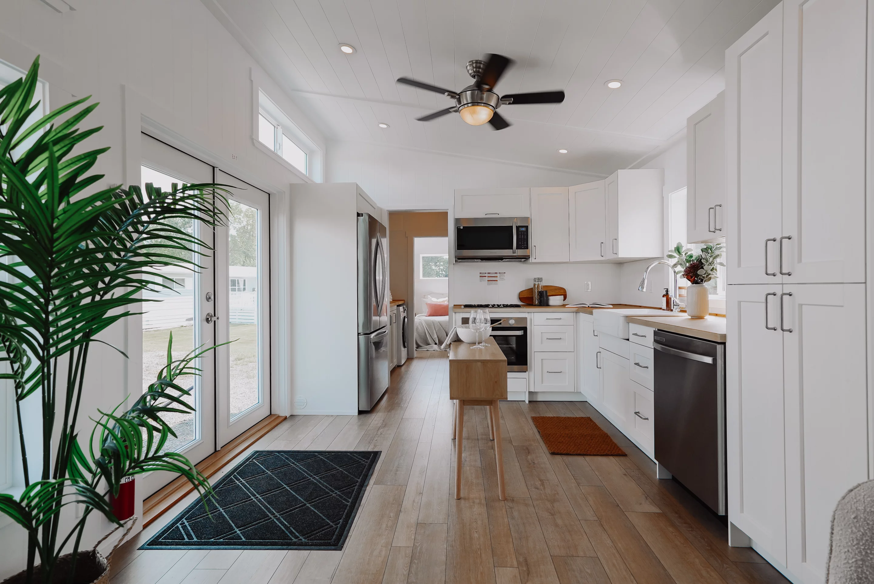 The Orca Edition Park Model features a spacious interior layout measuring 528 sq ft (50 sq m), all arranged on one floor