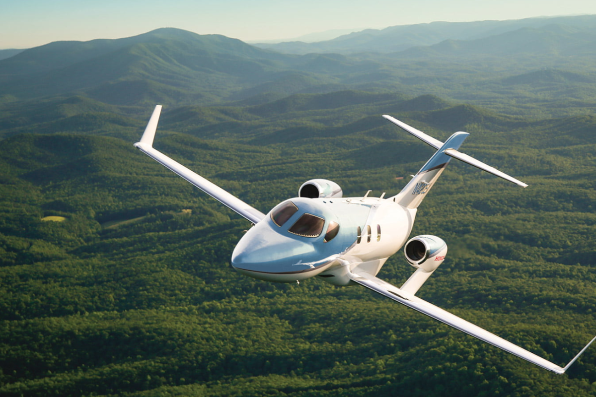 The HondaJet Elite will come in three color variants: Ice Blue, Ruby Red and Monarch Orange