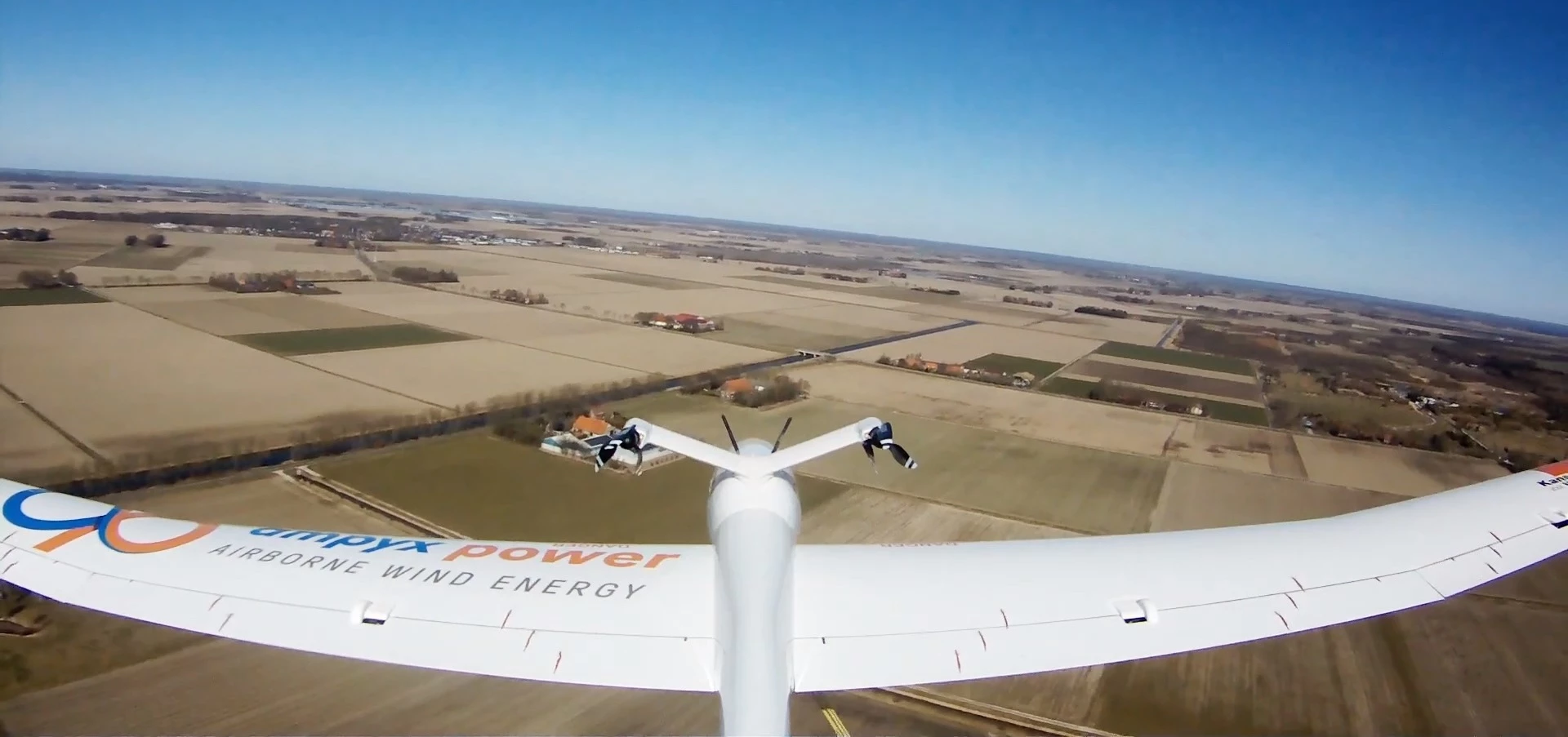 Prototype Ampyx Power drone in flight