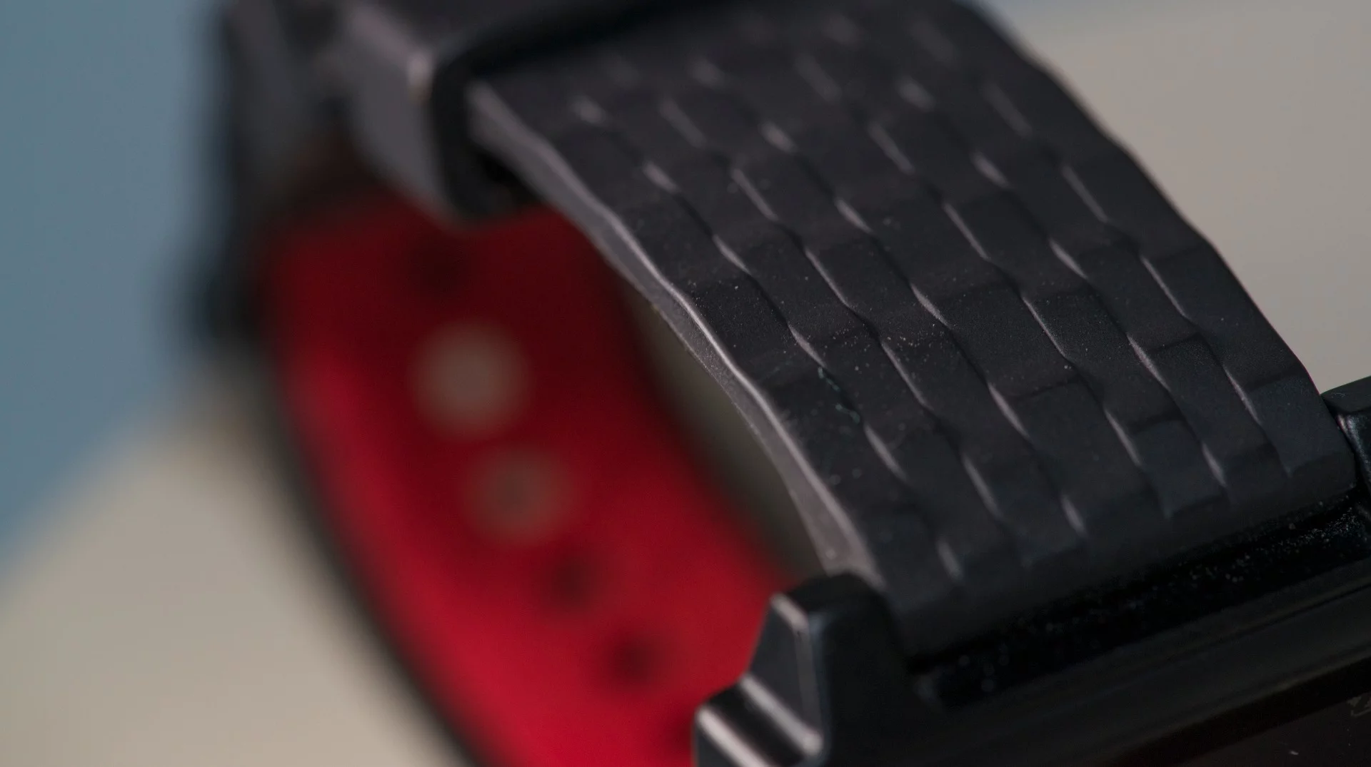 The Basis Peak fitness tracker uses interchangeable straps (Photo: Simon Crisp/Gizmag.com)