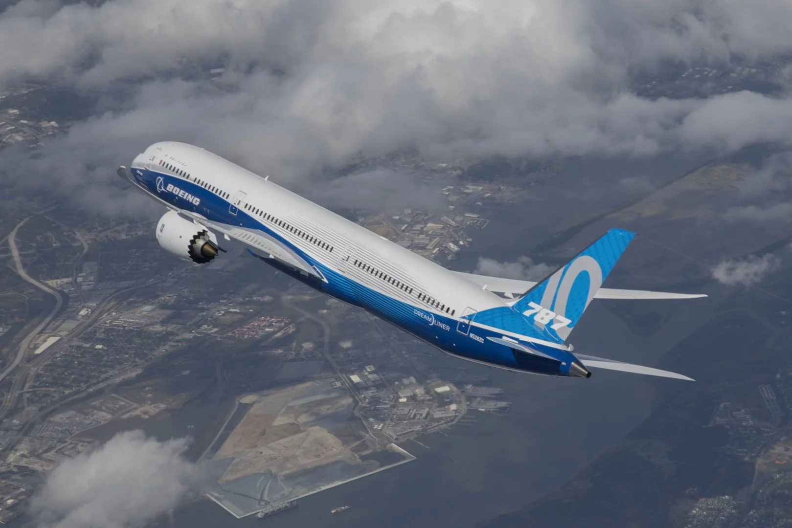 Taking off from the Boeing South Carolina facility , the 787-10 Dreamliner's first flight last 4 hours and 58 minutes