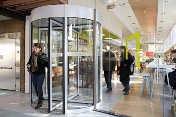 The energy generating revolving door at the Driebergen-Zeist railway station