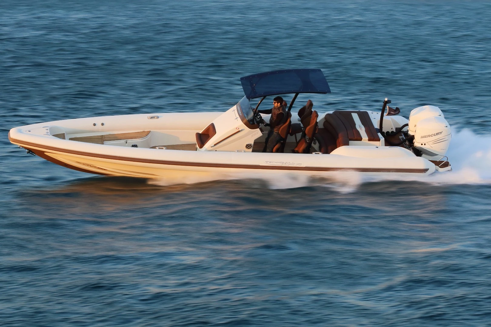 In top spec, the Technohull 999 Sea DNA will hit 90 knots