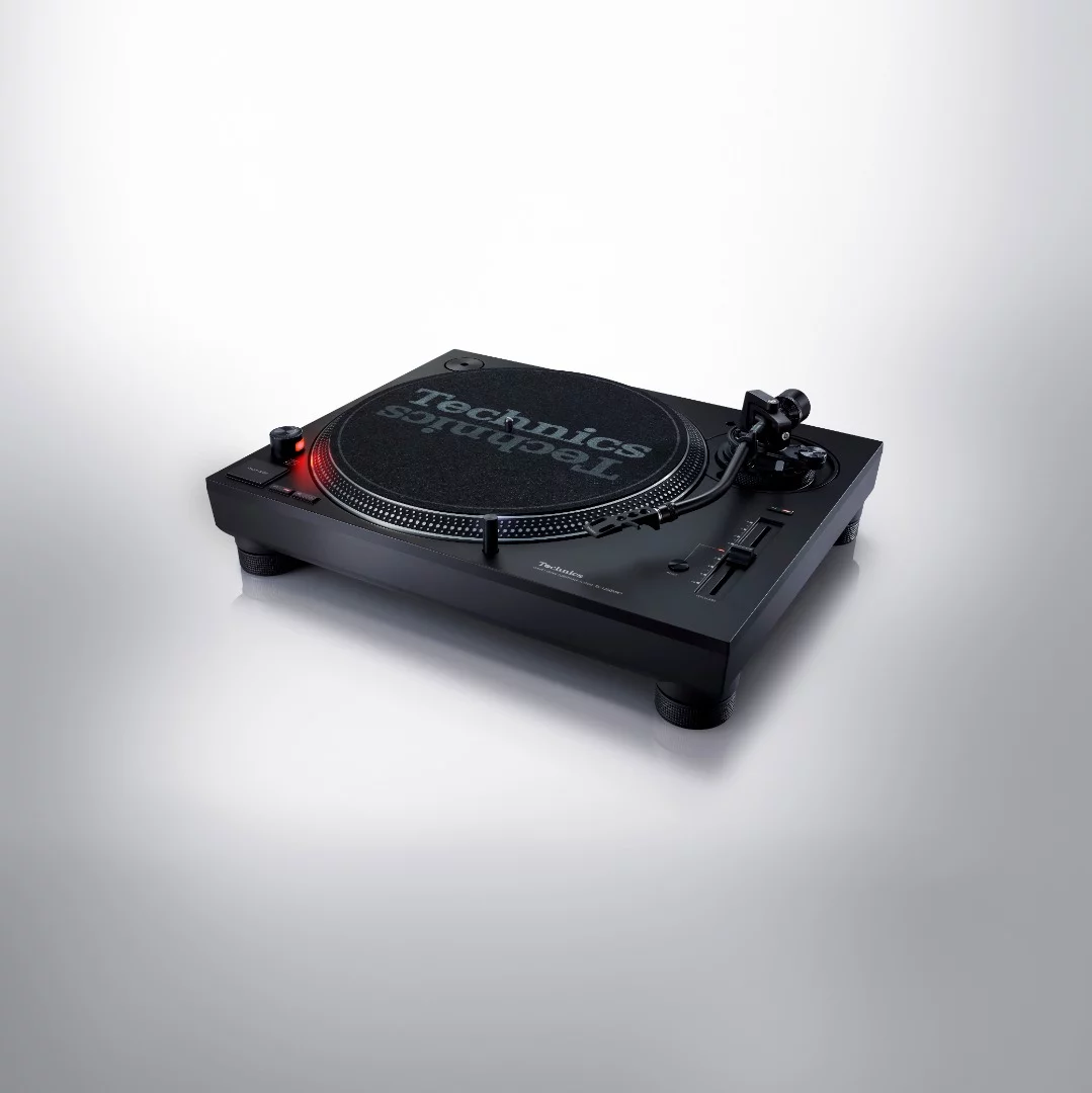 Technics has added a few DJ tools to the SL-1200MK7 turntable