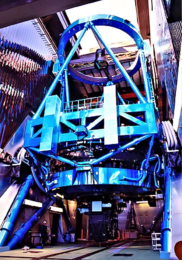 Looking at the Subaru Telescope from the side (Photo: Subaru Telescope)