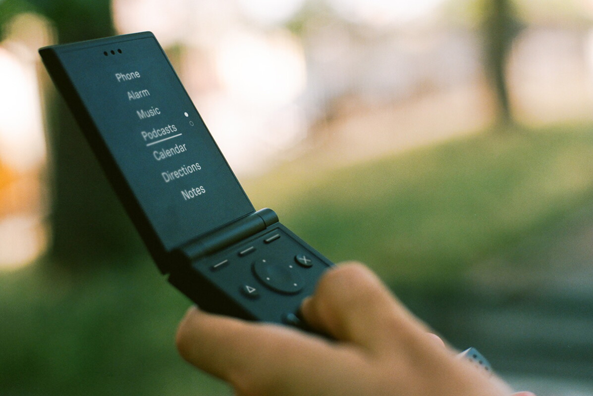 Light Flip phone takes a nostalgic approach to killing screen time
