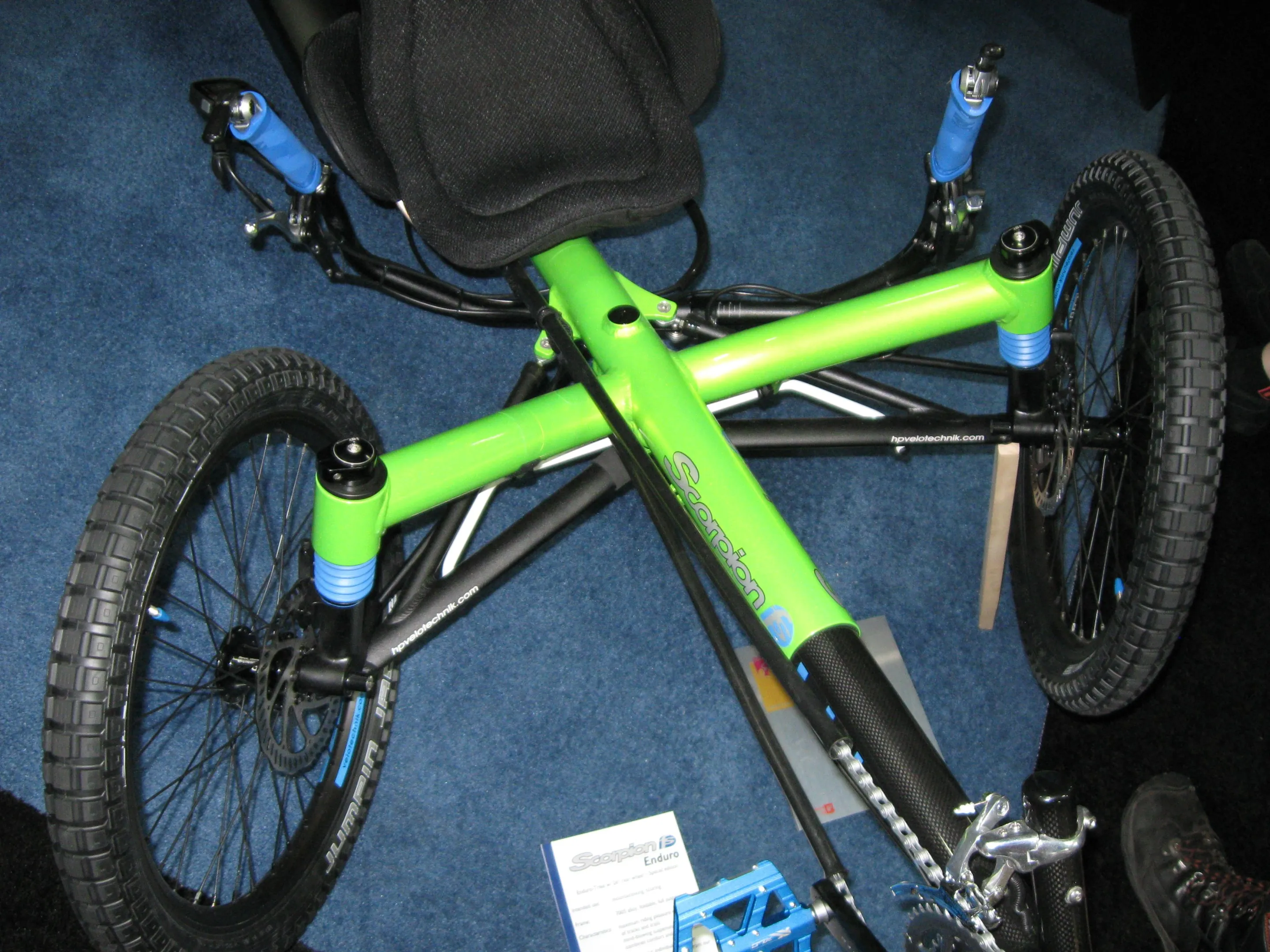 The HP stabilizer system underneath the front axle wishbone that's claimed to help with stability when cornering hard