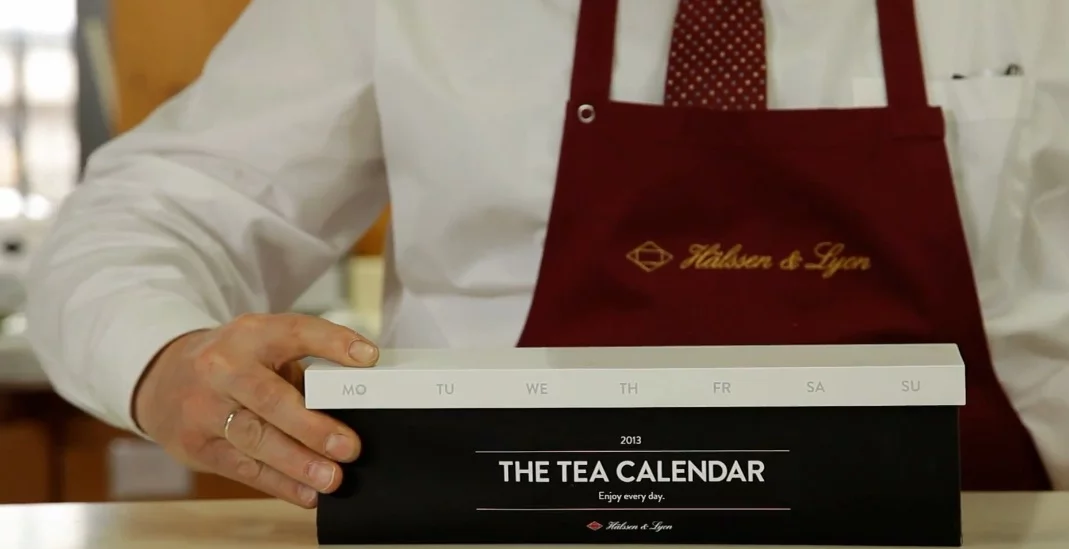 The Hälssen & Lyon tea calendar in its packaging, revealing its raison d'etre as a unique form of advertising