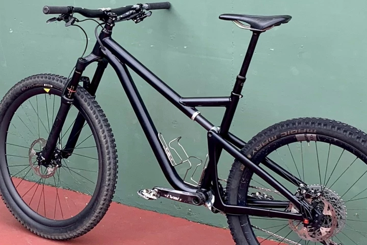 The Datum's Analog rear suspension has a considerably cleaner look than most traditional systems